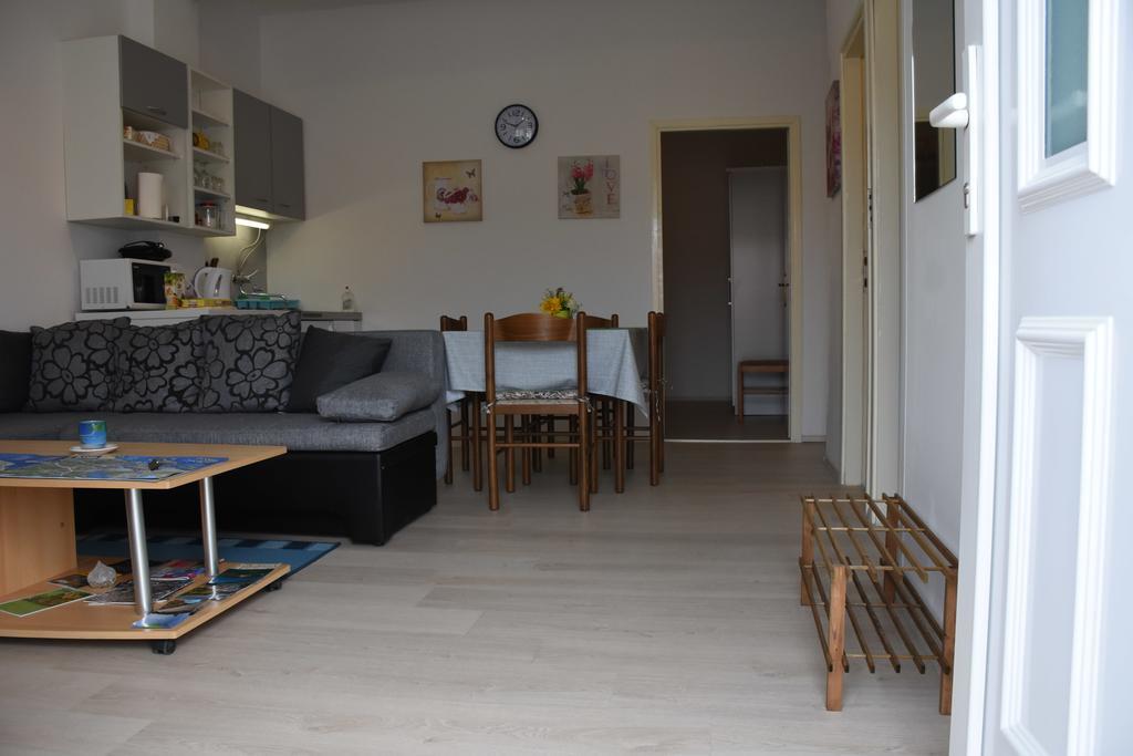 Apartment Majda Шибеник Екстер'єр фото